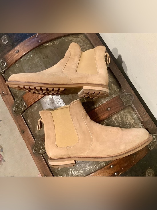 Clarks Other - Clarks Foxwell Top suede Chelsea boots Sz 11.5 EUC